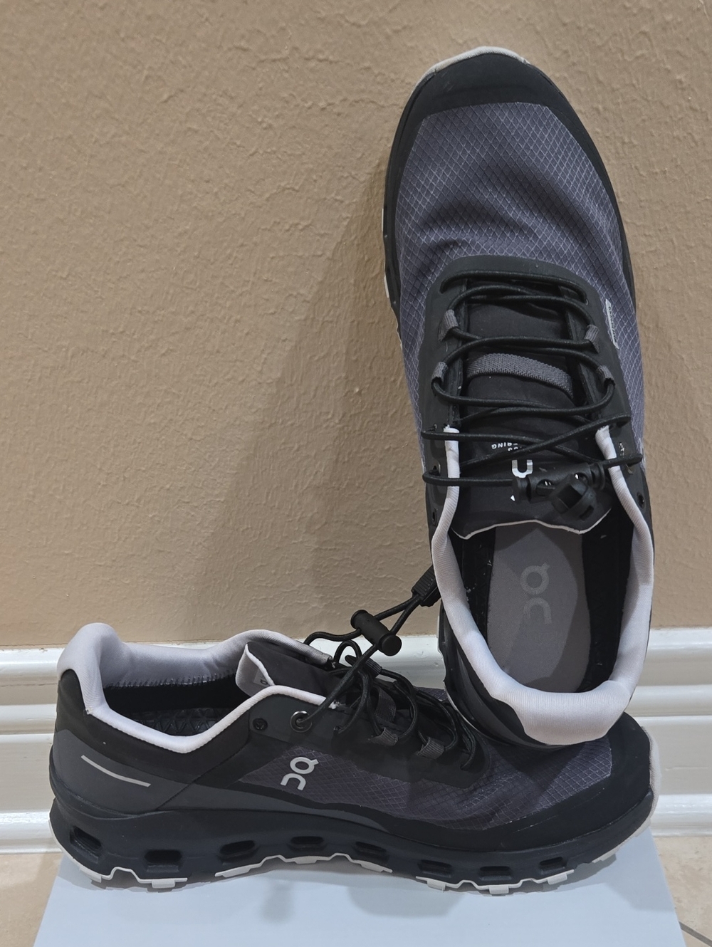 ON Women's Cloudvista Waterproof Size 9 Women's Shoes Black/Gray